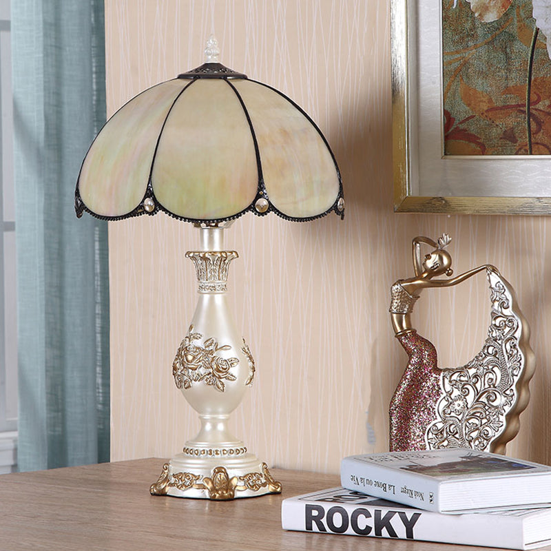 1-Head Glossy Glass Scalloped Night Lamp Classic Beige Bowl Bedroom Reading Light with Carved Vase Pedestal