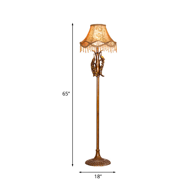 1 Bulb Standing Light Traditional Sitting Room Floor Lamp with Scalloped Fabric Shade in Gold