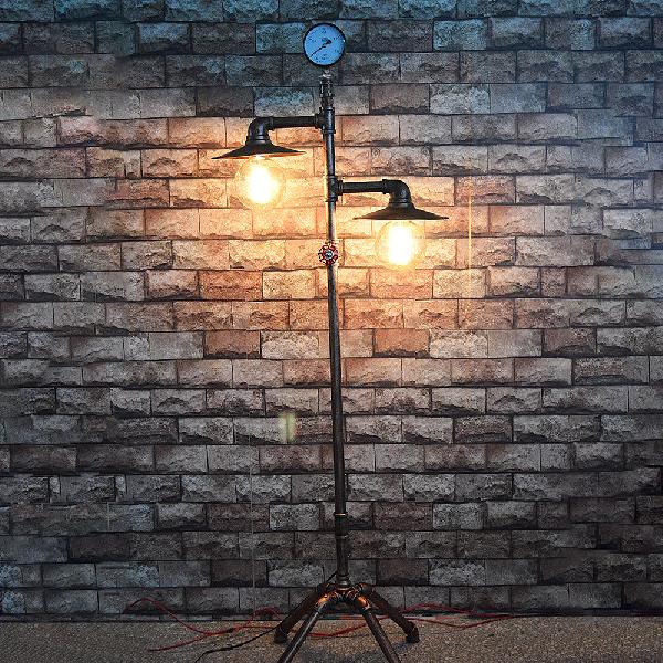 Éclairage de plancher à tuyaux de style antique 2 lumières lampadaire en fer forgé avec de l'ombre plate en bronze pour le salon