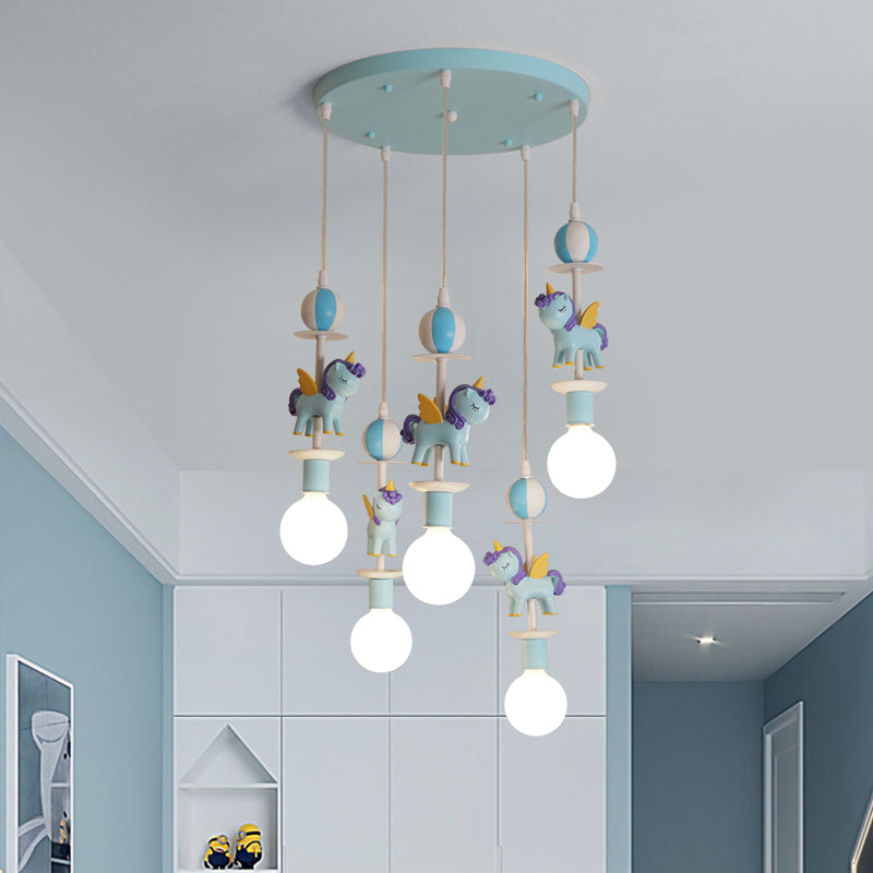 Eenhoornvorm Multi plafondlicht cartoonhars 5 lampen roze/blauwe afwerking hangende lampkit met ronde luifel