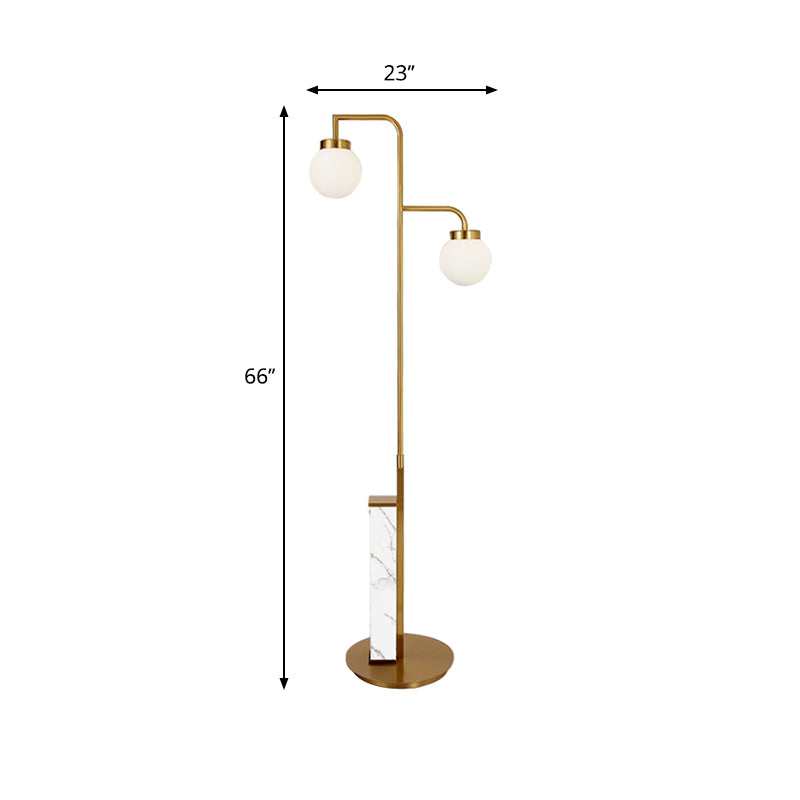 Post moderner Ballboden stehende leichte frostierte Glas 2-Kopf-Wohnzimmerbaum-Stehlampe in Gold