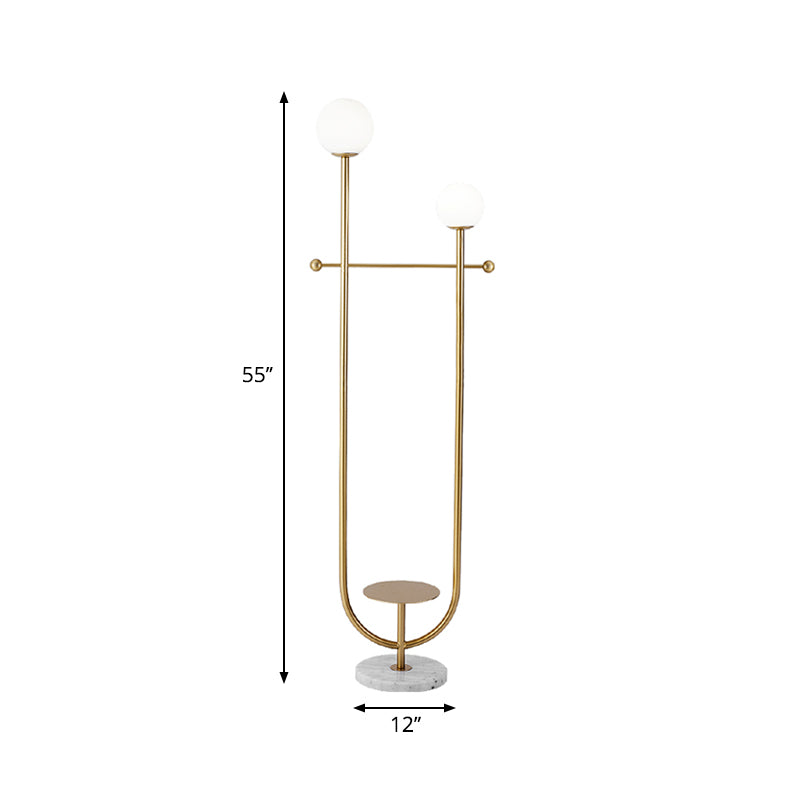 Bolvormig staande vloerlicht postmodern matglas 2 bollen gouden u-arm staande vloerlamp