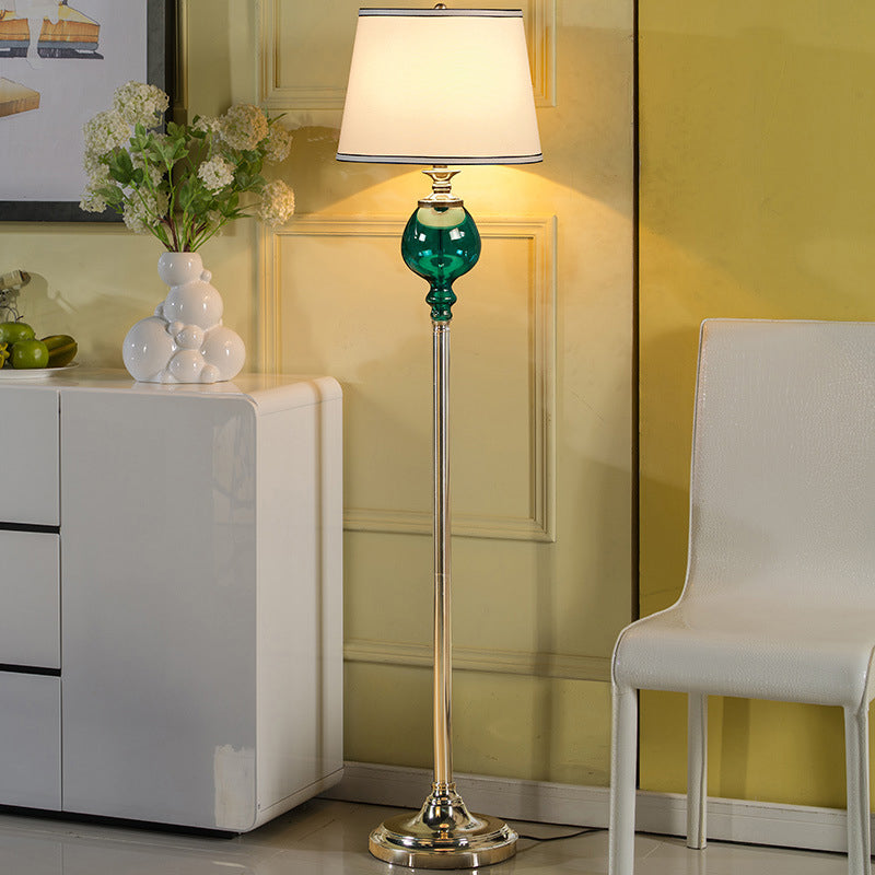 Conical Shade Strak Strak Vloer Licht Traditionele stijl Stoffen 1 Licht Beige Standing Up Lamp