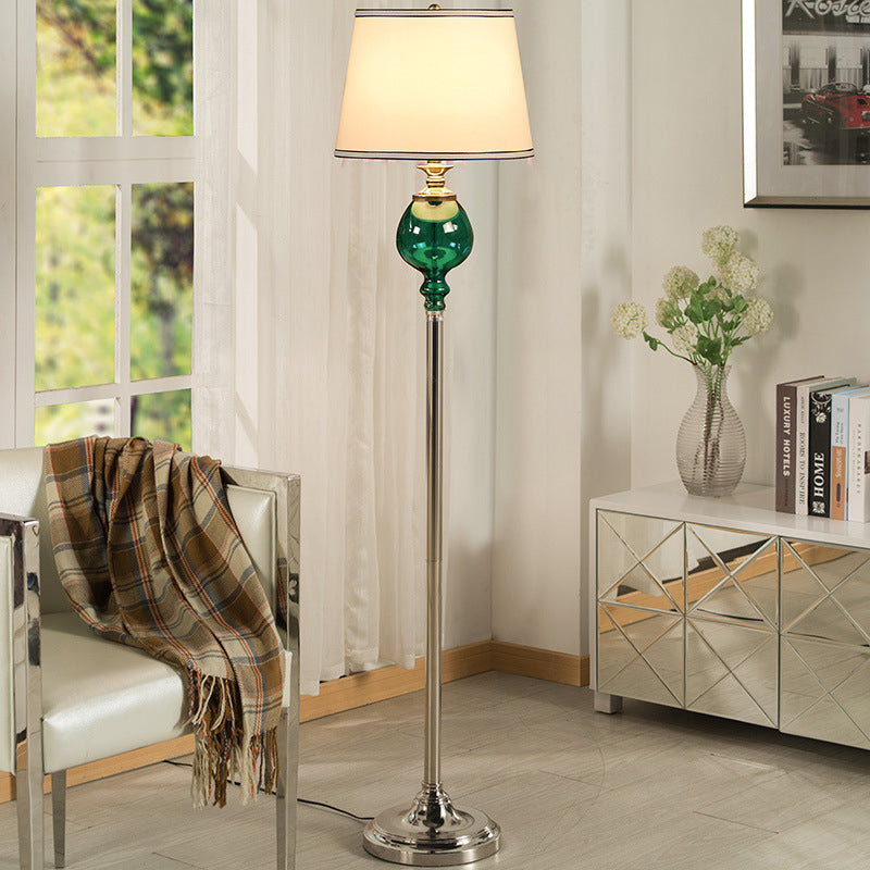 Conical Shade Strak Strak Vloer Licht Traditionele stijl Stoffen 1 Licht Beige Standing Up Lamp