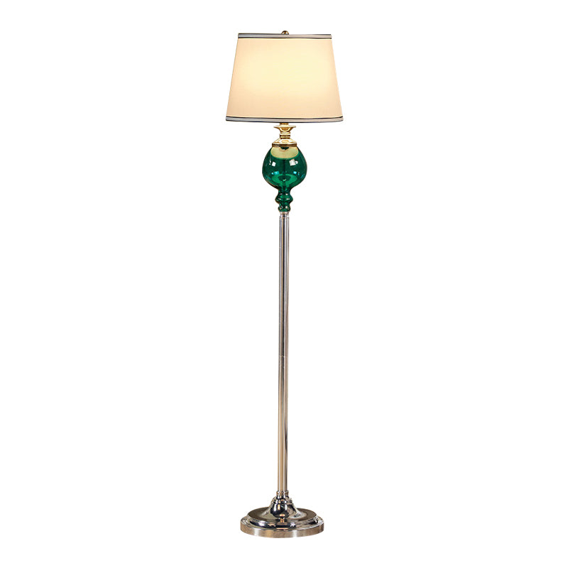 Conical Shade Gäste Zimmer Bodenlicht traditioneller Stoff 1-Licht Beige stehende Lampe