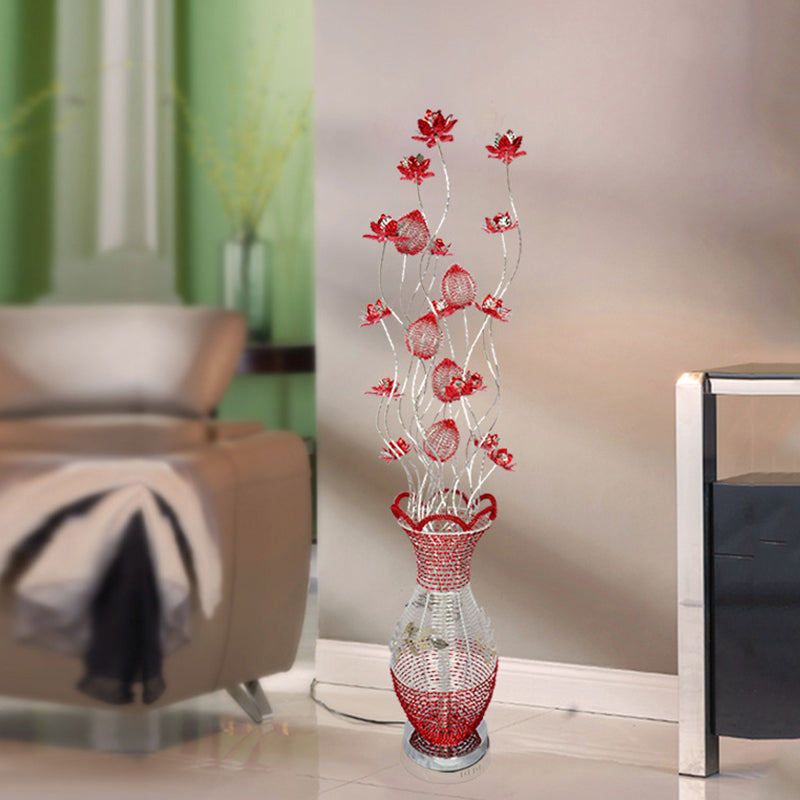 LED -Vase -Form -Stofflampe Dekorative rotes Metallic Stehlicht mit Blumendesign