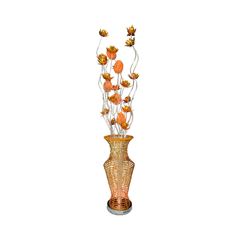 Gold LED Floor Light Decorative Aluminium Vase Vase debout lampe avec un petit décor de floraison pour la chambre