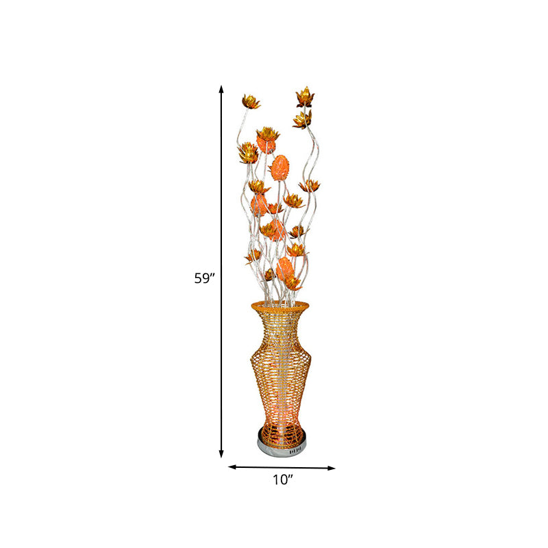 Gold LED Floor Light Decorative Aluminium Vase Vase debout lampe avec un petit décor de floraison pour la chambre