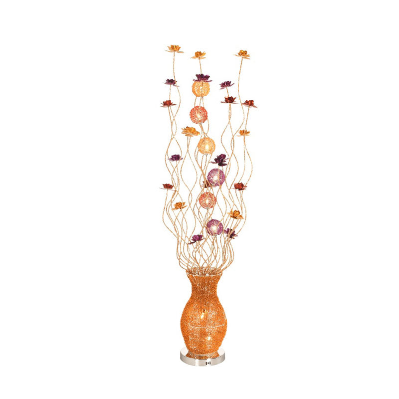 Gebogen stok aluminium bloemen vloerlicht decoratieve woonkamer led opstaan ​​lamp met vaasbasis in goud