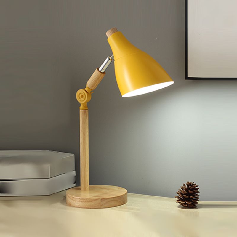 Moderner Stil konischer Tischlampe Metall 1-Licht-Nachttischlampe