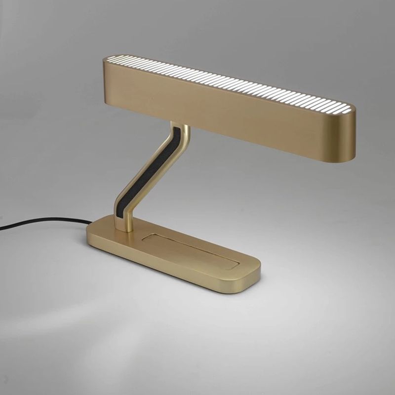 Metall Ovaler Tischbeleuchtung zeitgenössische LED -Nachtstandlampe mit Tablettbasis in Gold