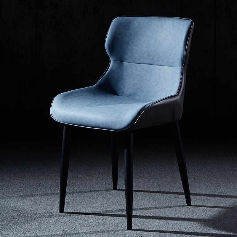 Sedia da pranzo in pelle moderna sedia a Wingback interno con gambe nere