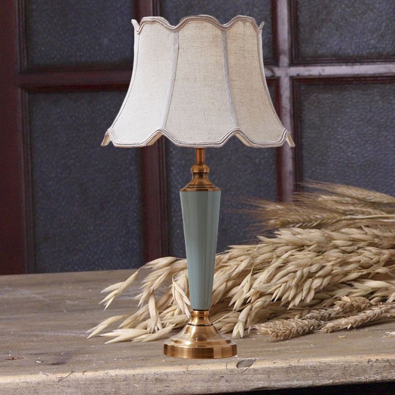 Scalloped-Edge Flared Fabric Night Light Traditional 1 Bulb Dining Room Table Lamp in Green