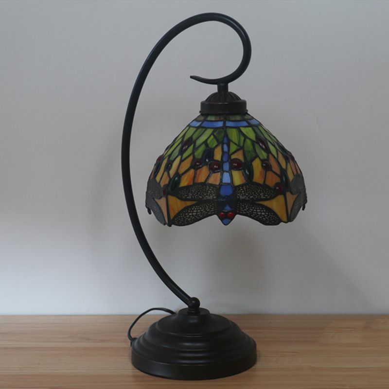 Luminación de escritorio de vidrio cortado con libélula victoriana 1 lámpara de color naranja/verde claro con brazo curvo para dormitorio