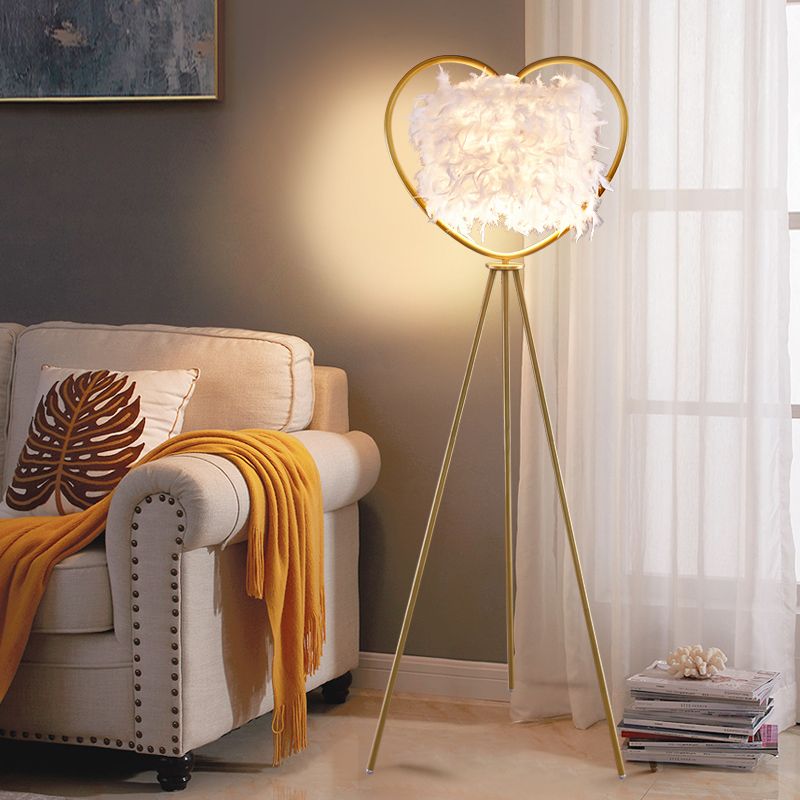 Loving Heart Frame Floor Lamp Post Modern Metallic 1-Head Black/Gold Finish Tripod Floor Standing Light with Feather Shade