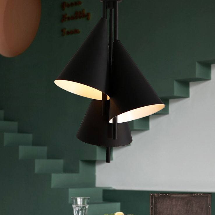 Pendre lustre de style macaron Light Conical Hanging Light avec de l'ombre en métal pour le restaurant