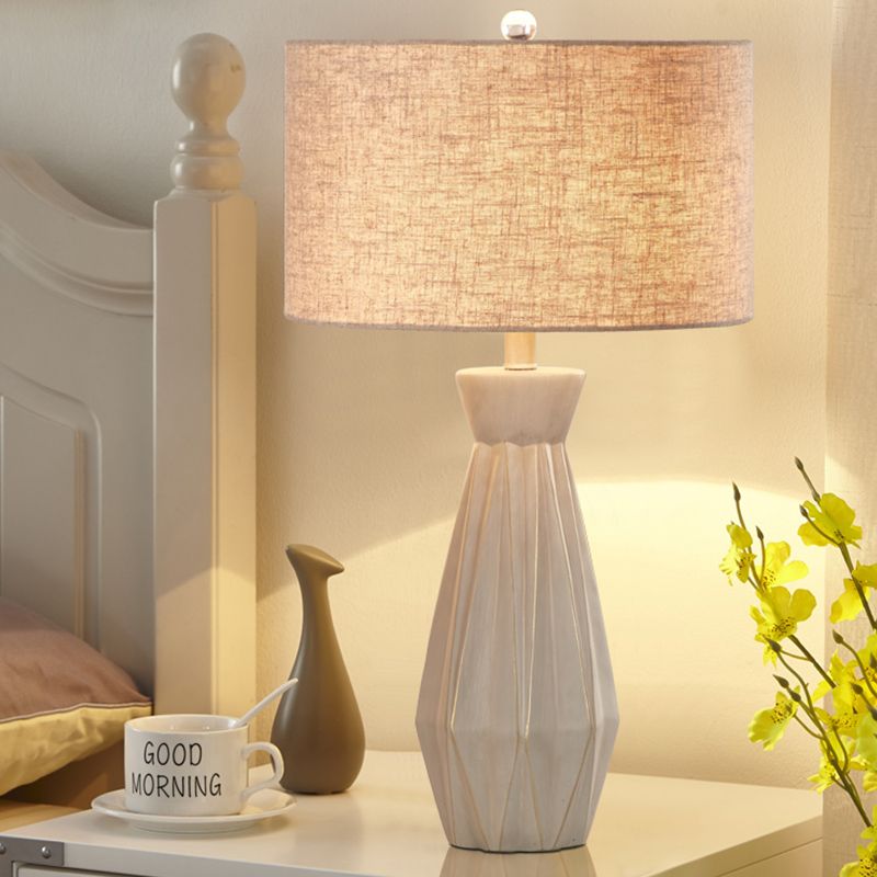 Beige/weiß 1 Kopf Nachttisch Lampe rustikaler Stoff -Trommelschatten Nachttisch Licht für Bett