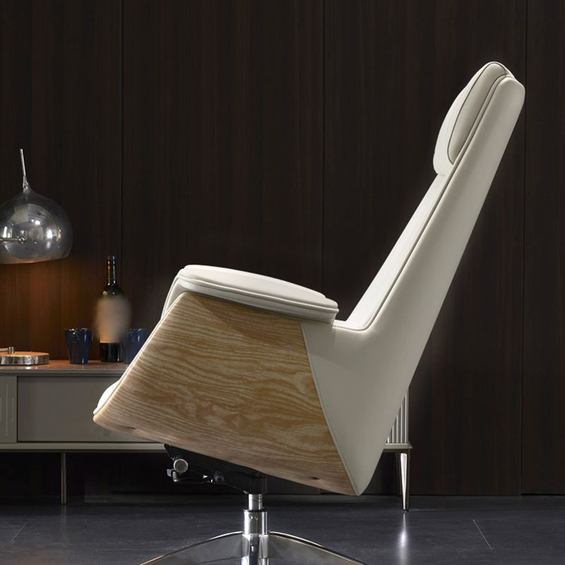 Modern Leather Executive Chair Adjustable Tilt Mechanism Swivel Office Chair
