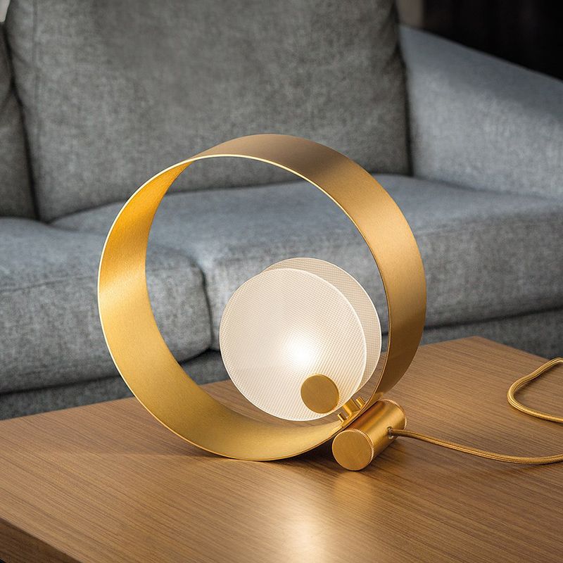 Minimalist Circle Nightstand Lamp Metal 1-Light Living Room Night Table Lighting in Gold