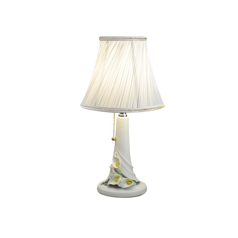 1 Head Bell Night Light Countryside White Fabric Nightstand Lamp with Calla Lily Resin Base, Pull Chain