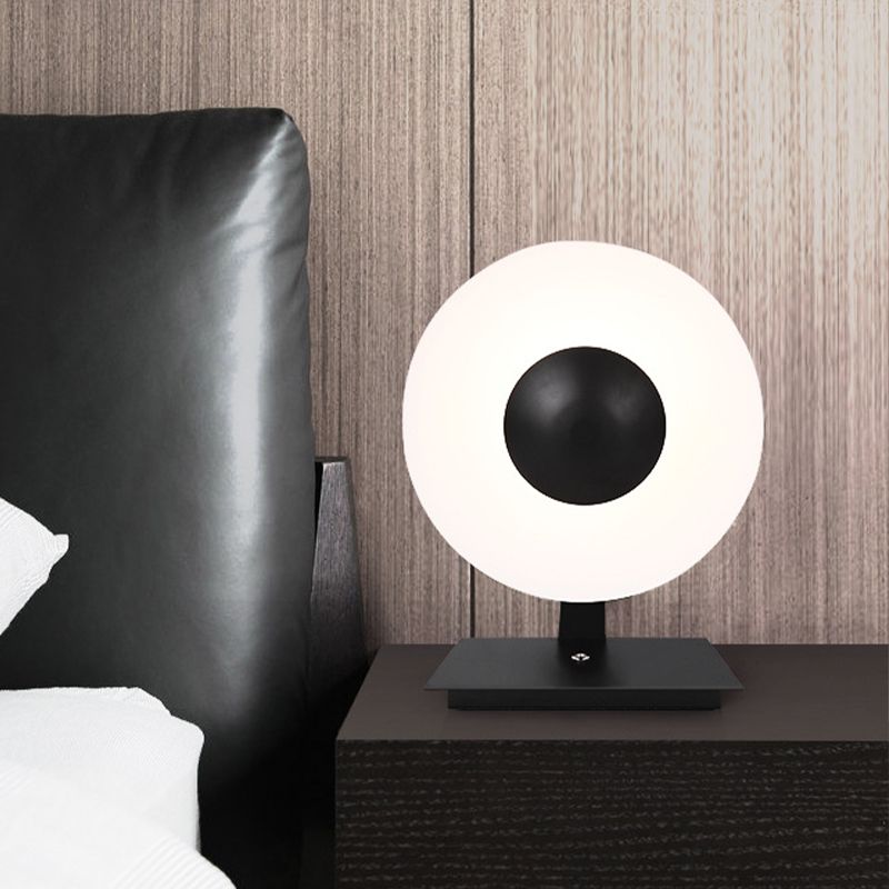 Metal Round Task Lighting Contemporary LED Reading Book Light in Black for Bedside