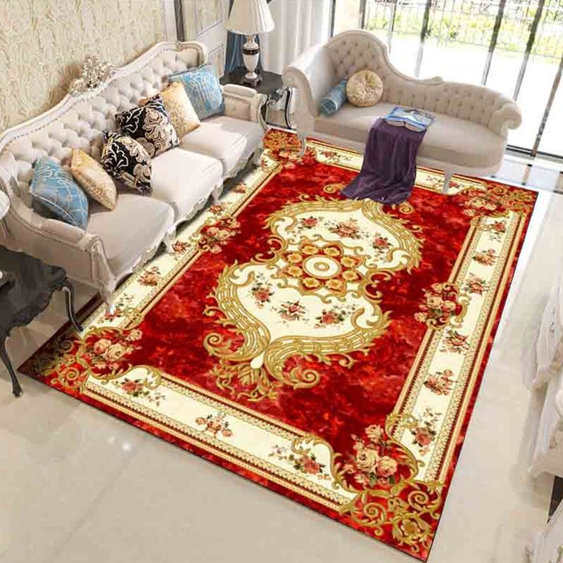 Red Tone Retro Indoor Rug Polyester European Print Rug Non-Slip Backing Indoor Rug for Living Room