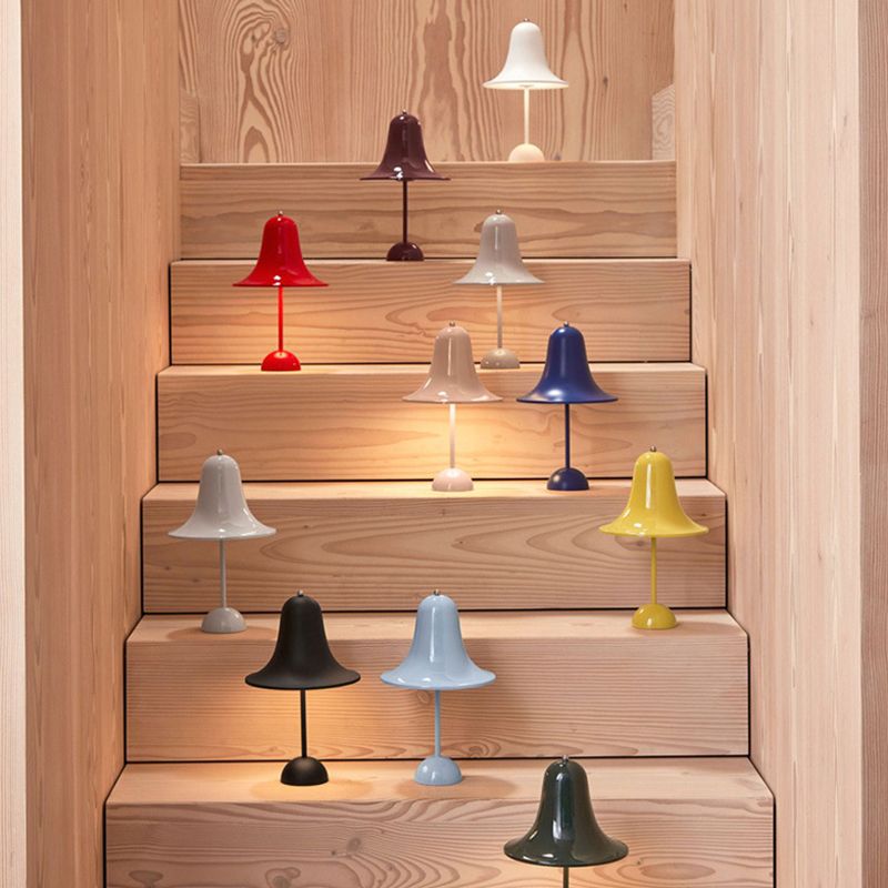 Funzione illuminazione da scrivania in stile moderno adorabile lampada da scrivania per la camera da letto