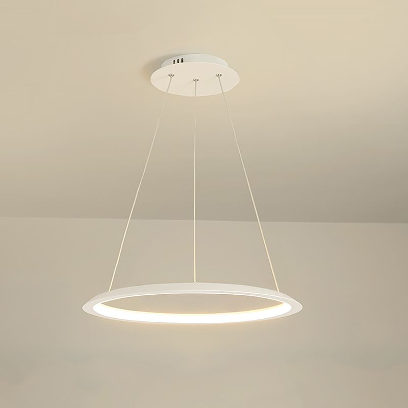 Metal Round Shape Flush Ceiling Light Modern Style 1 Light Flush Mount Lighting Fixtures