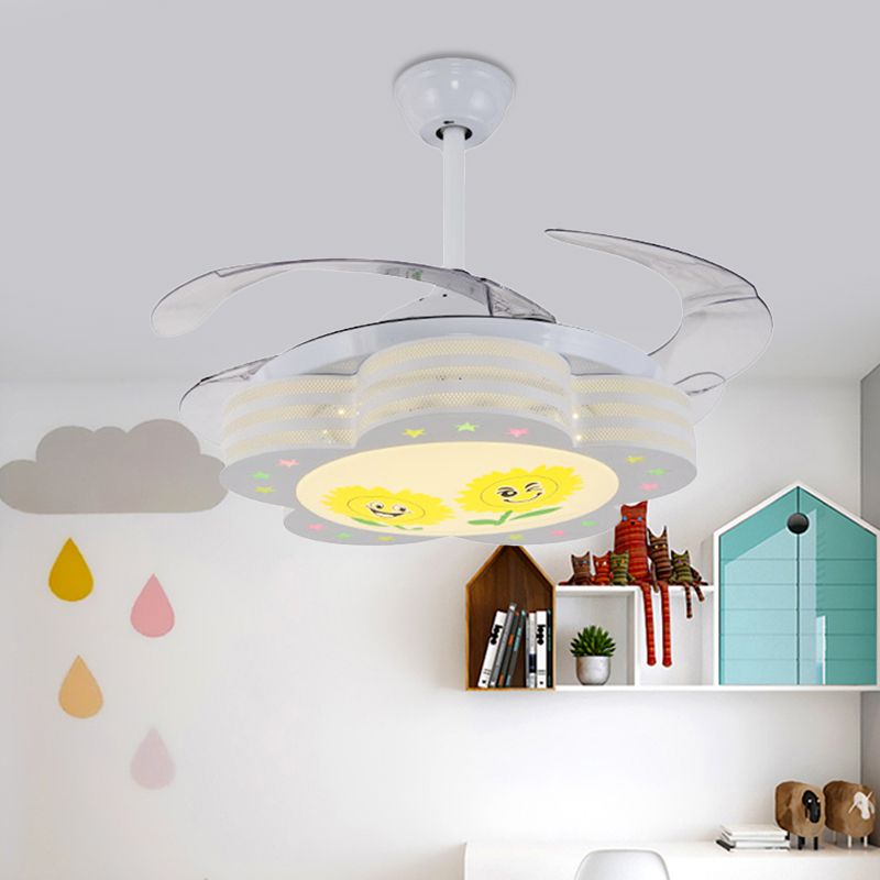 42 "brede LED -slaapkamer semi -spoeling Noordse kinderstijl Wit 3 Blades hangerse ventilatorlicht met bloemenvorm metallic schaduw