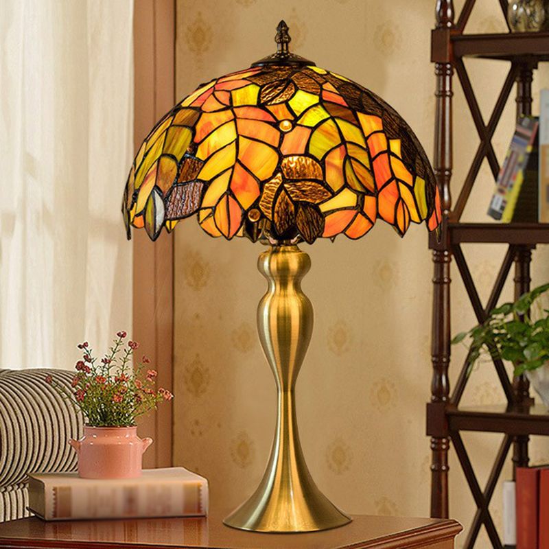 Grape Leaf Patterned Night Light 1-Bulb Tiffany Glass Traditional Table Lamp for Bedroom