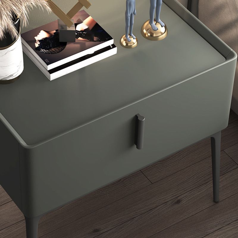 Modern Wooden Nightstand 18.8 "Tall Nightstand with 1-Drawer