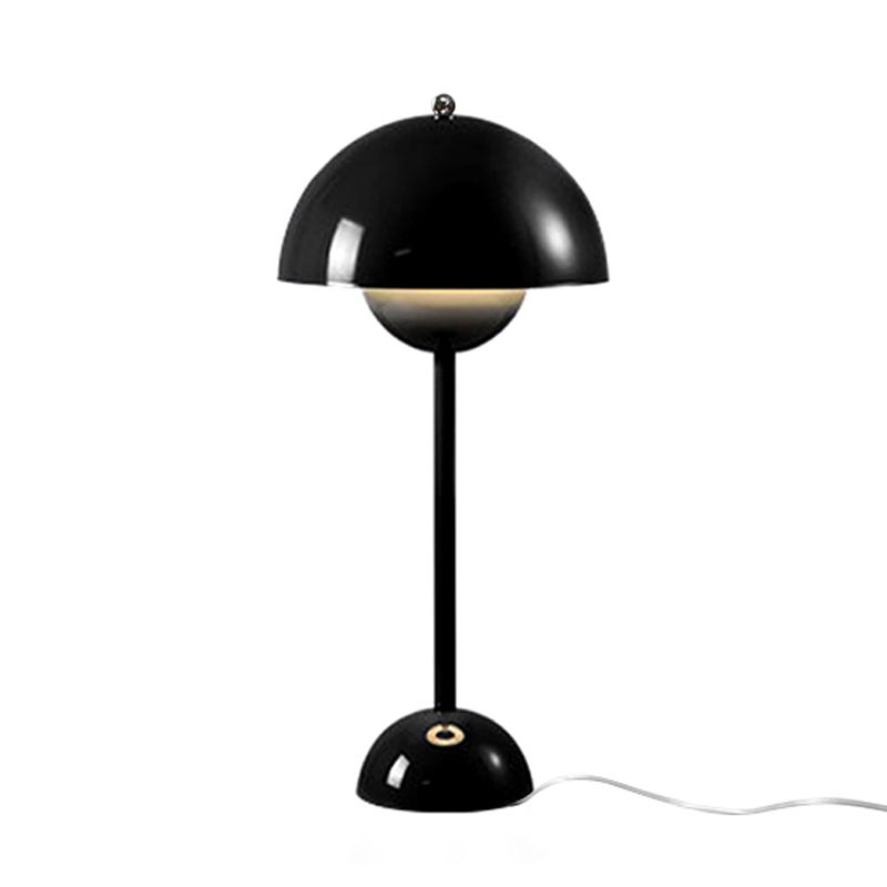 1-Light Metal Table Lamp Macaron Style Desk Lamp with Iron Shade