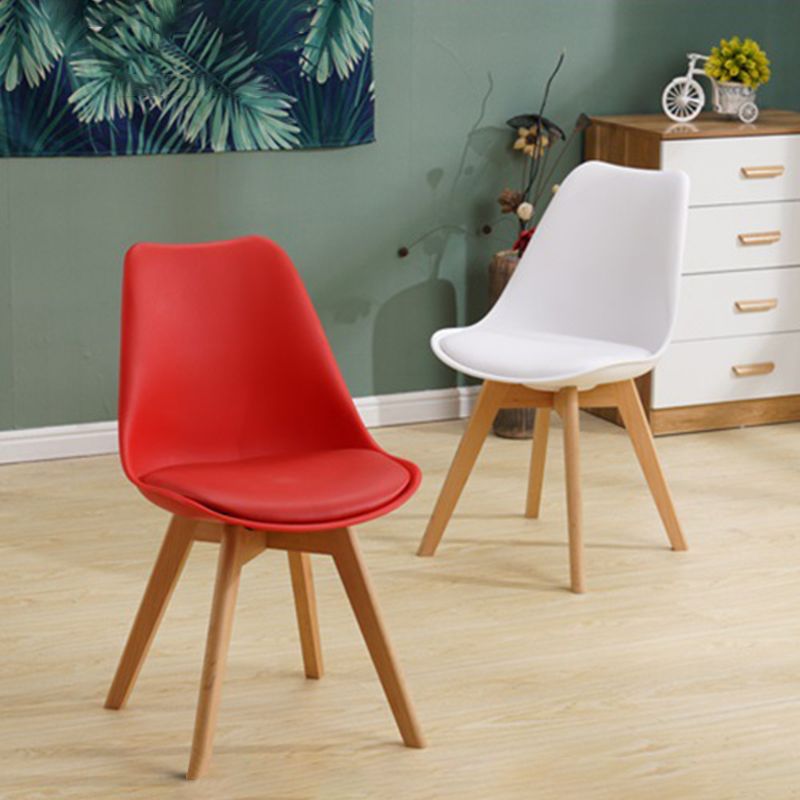 Scandinavian Home Side Chair Indoor Solid Back Plastic Dining Room Chair with Wood Legs