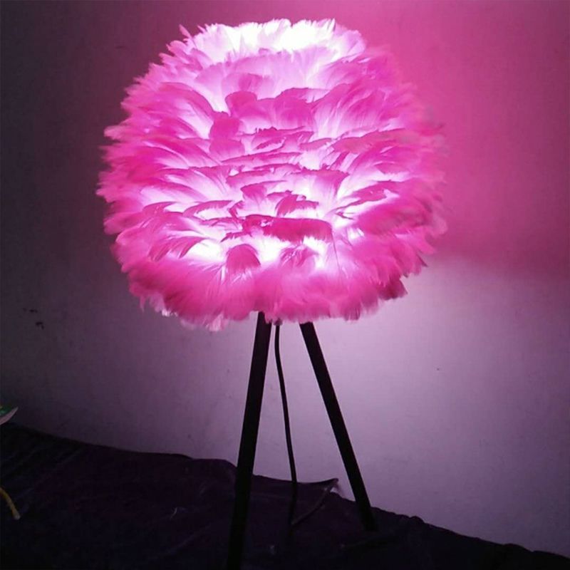 Light Global Feather Night Light Nordic 1-Light White / Red / Rose Table Lampe avec un support à 3 pattes en noir / blanc