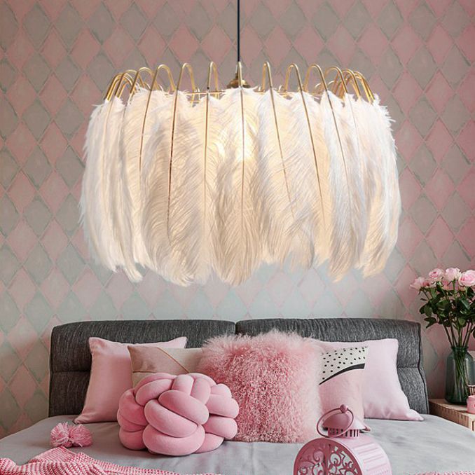 Lampadario del soffitto con soffitto di piume di struzzo moderno creativo bianco a soffitto appeso per la camera da letto
