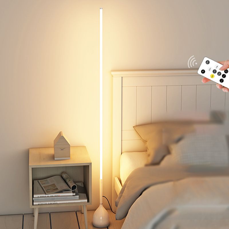 Lampada da pavimento a forma lineare in stile moderno in metallo lampada da pavimento singolo