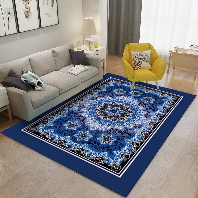 Traditional Area Carpet Antique Pattern Polyester Area Rug Stain Resistant Rug for Living Room
