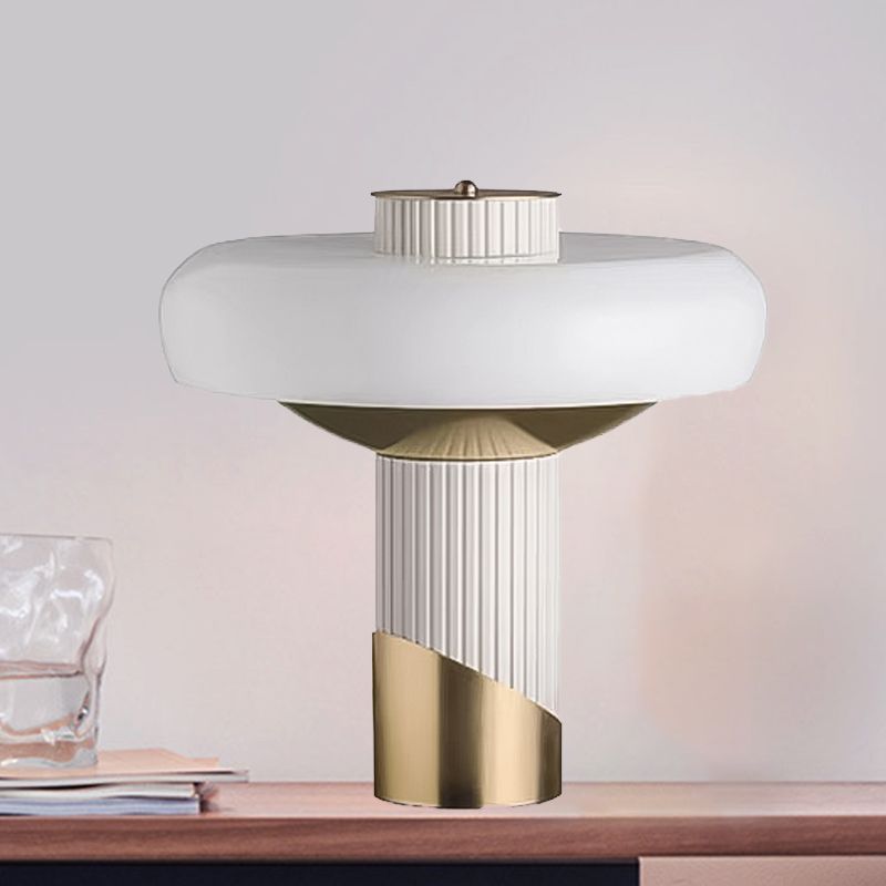 Mushroom Table Lighting Modern Metallic LED Bedroom Small Desk Lamp in White and Gold