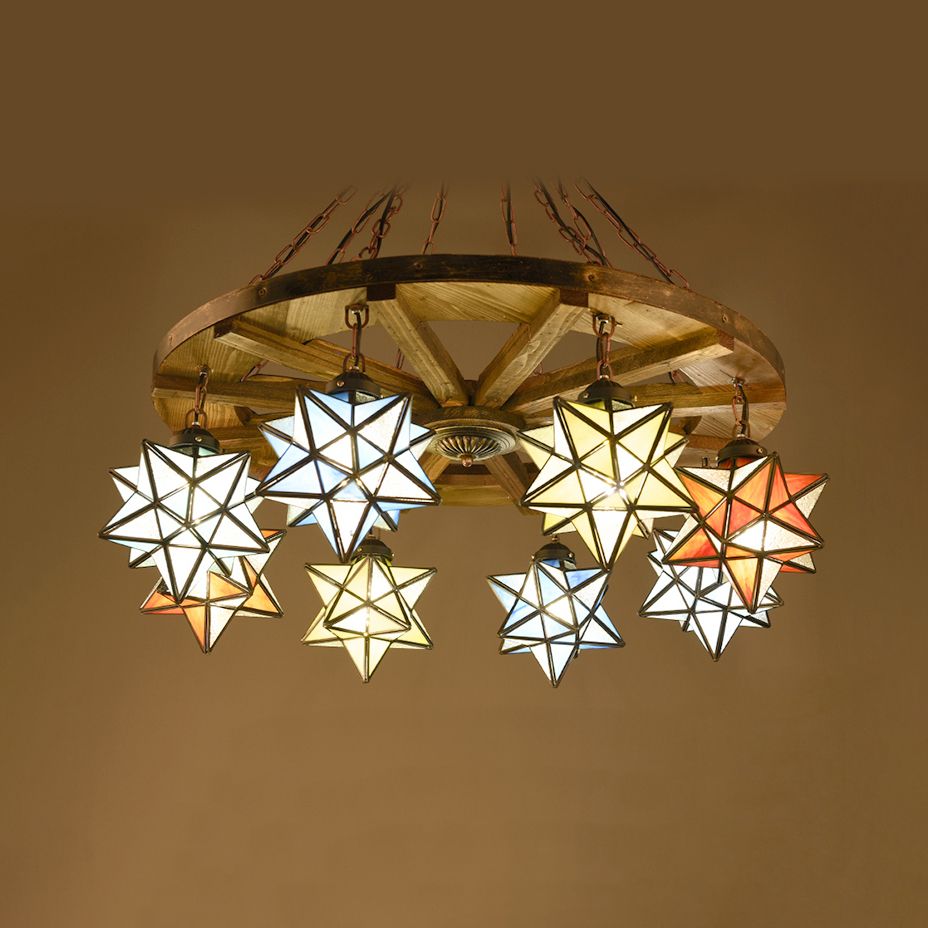 Luce a sospensione a ruota in ottone con sfumatura del lampadario rustico a stella in vetro colorato per foyer