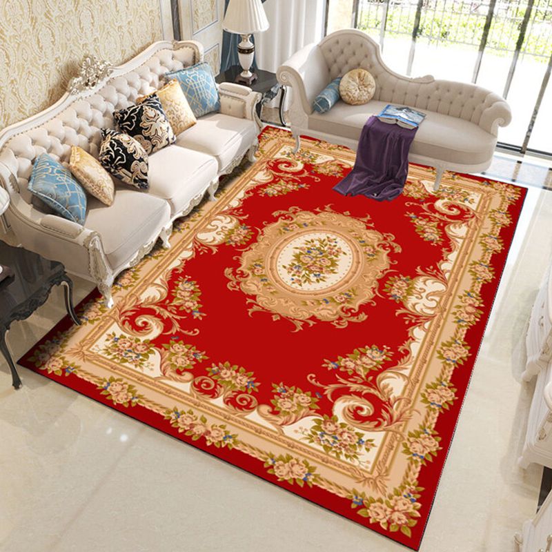 Red Tone Retro Indoor Rug Polyester European Print Rug Non-Slip Backing Indoor Rug for Living Room