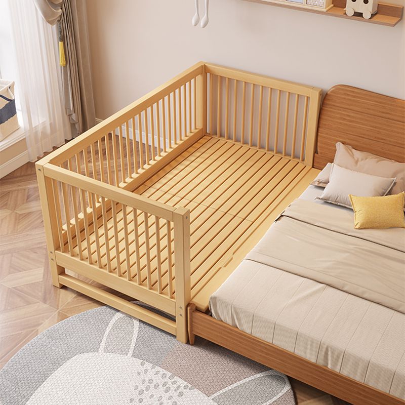 Contemporary Nursery Crib with Adjustable Height in Natural Wood