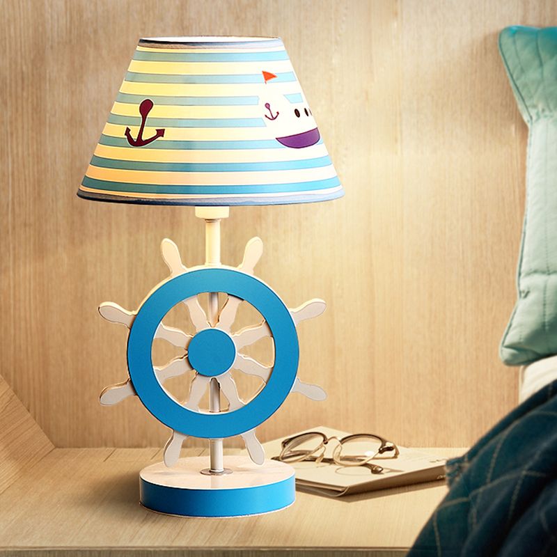 Tissu étude conique Light Kids 1-Bulb Blue Reading Livre lampe avec Rudder Base pour chambre à coucher