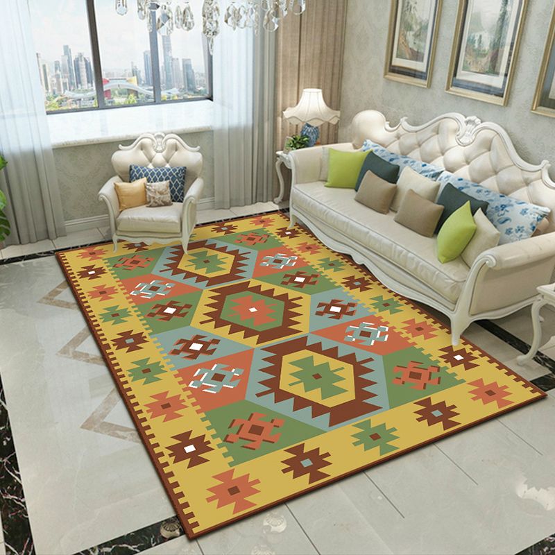 Tapis graphique en polyester beige rétro