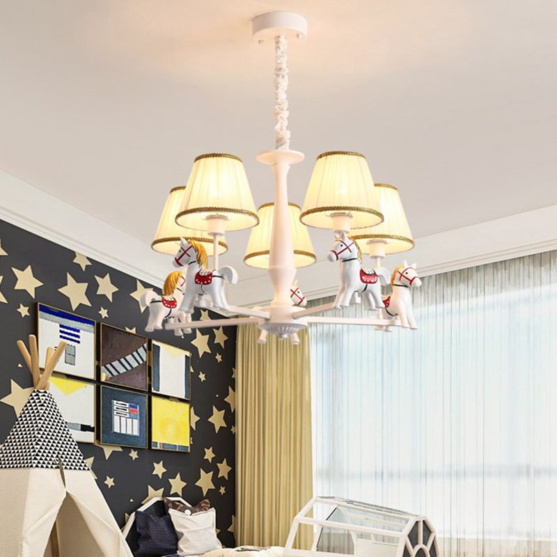 Carousel Child Room a sospensione Light Resin Chandelier con tonalità in tessuto conico in bianco