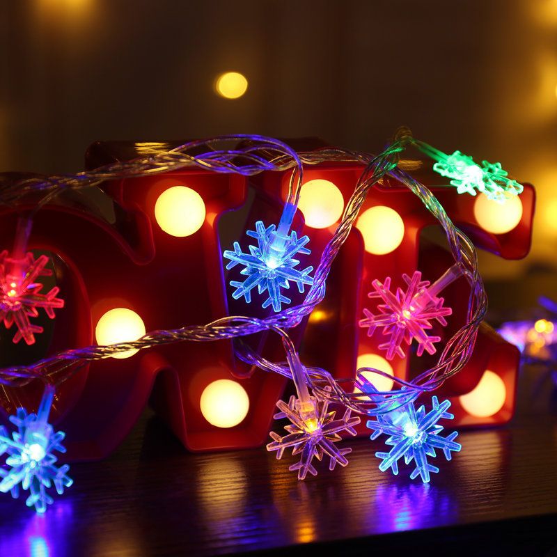 Modern Artistic LED String Lights Plastic Snowflake Decorative Lights for Exterior Spaces