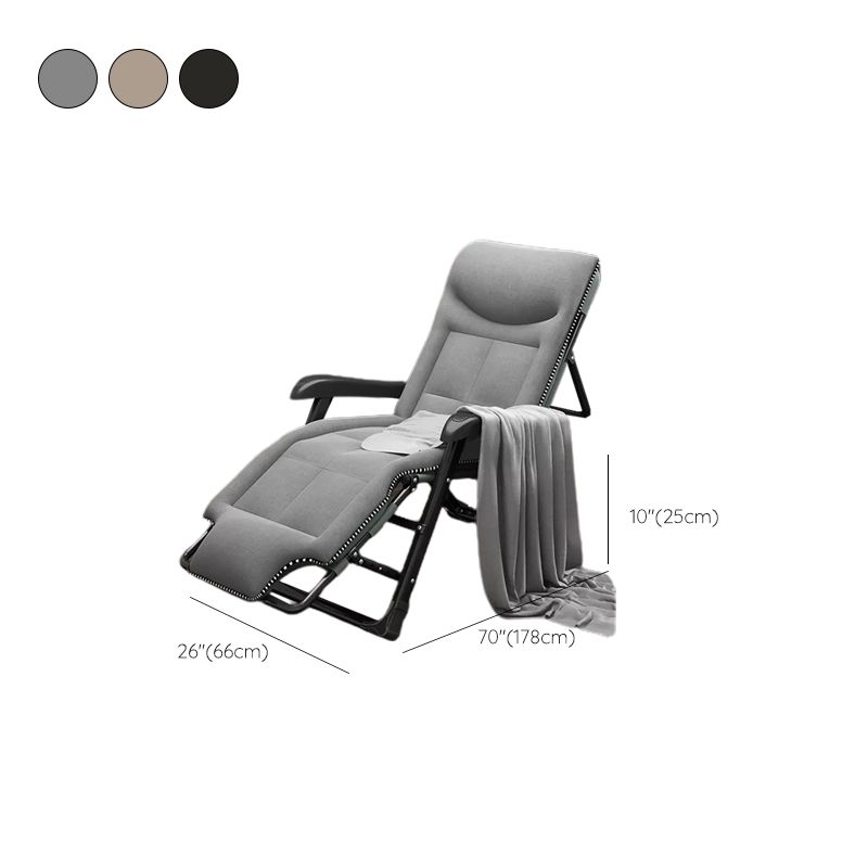 Ergonimic Recliner in Contemporary Black Metal Base with Tufted Back