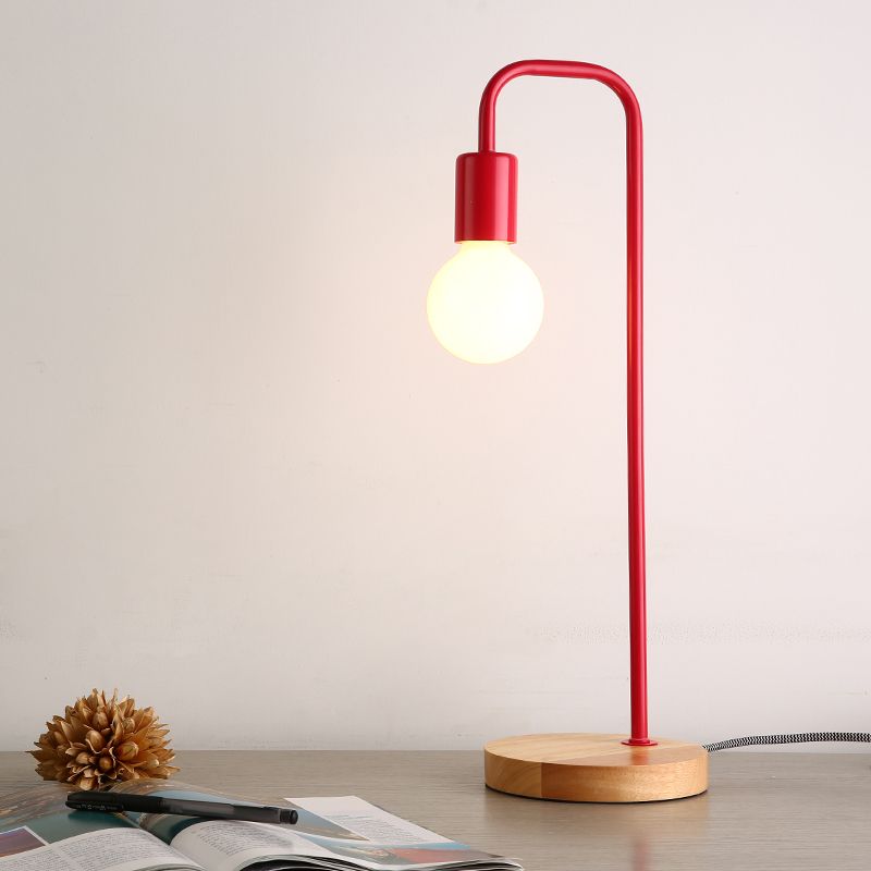 Dormitory Bare Shade Desk Light Metal 1 tête lampe de bureau de style simple avec cordon de plug-in