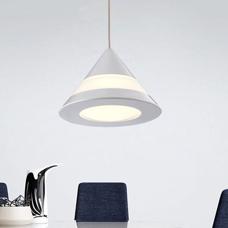 Simple White Cone Hanging Pendant Light Metal 3 Lights Dining Room Suspension Light in Warm/White