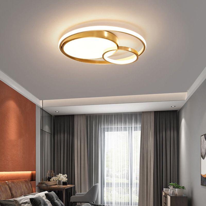 Modernism Flush Mount Ceiling Light Round Flush Lighting in Gold for Bedroom