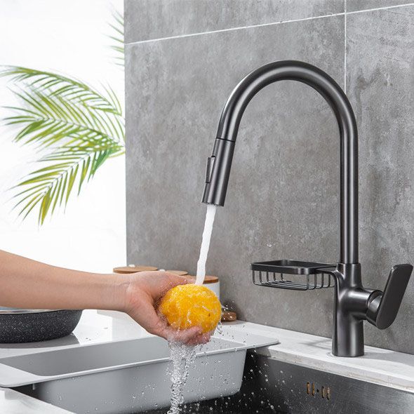 Modern Pull down Standard Kitchen Faucet Single Handle Faucet with Pull out Sprayer